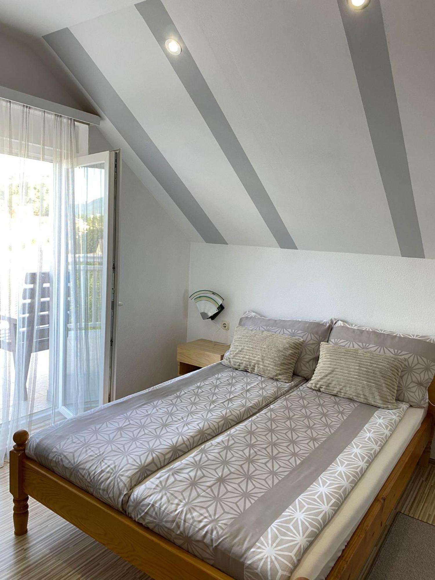 Rooms Josip Korenica Exterior photo
